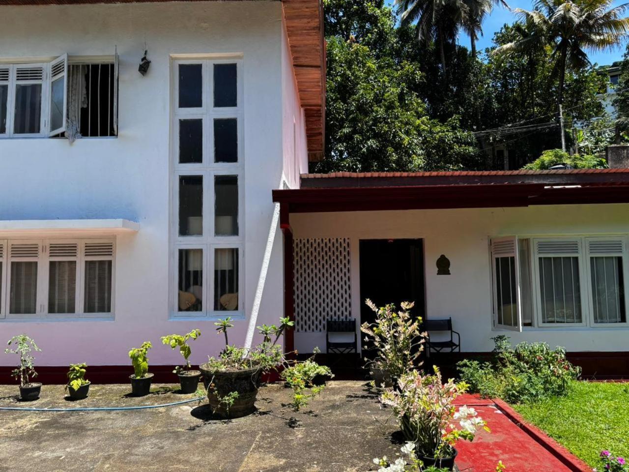 No 06 Veediya Bandara Lane Bahirawakanda Kandy Exterior photo