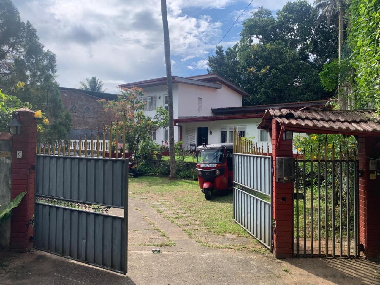 No 06 Veediya Bandara Lane Bahirawakanda Kandy Exterior photo